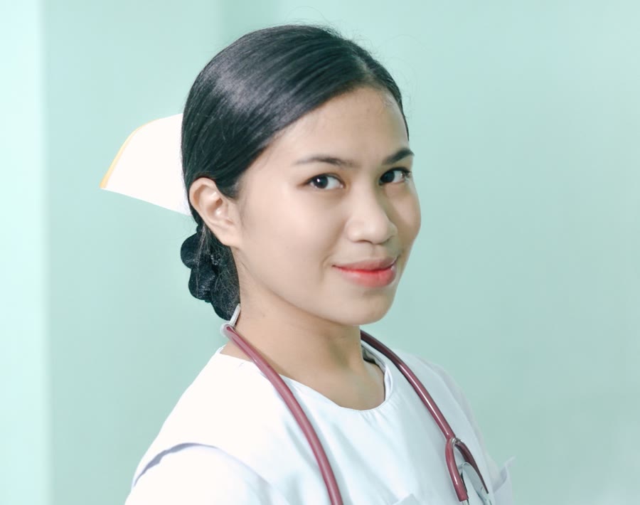 Philippinische Pflegekraft – Aid by Care